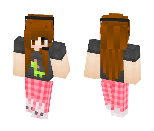 Download Free Gamer girl in her pajamas! Skin for Minecraft image 1 Gamer girl in her pajamas! - Girl Minecraft Skins - image 1