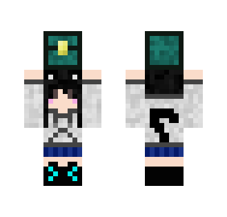 YumiChan holding a end chest